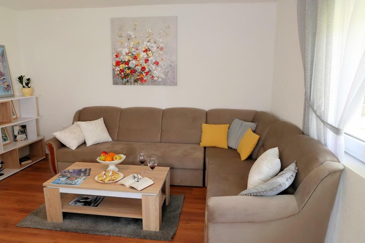 Apartman Sofia Otočac Exterior foto
